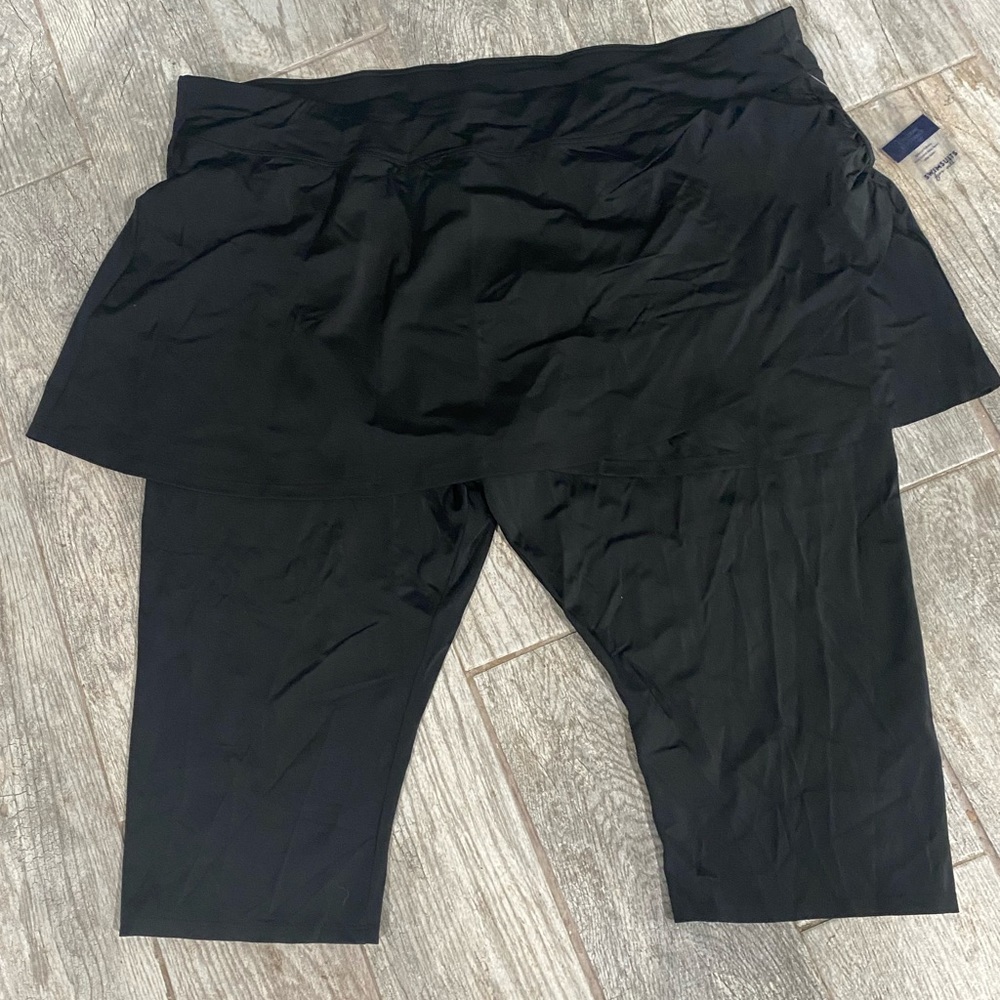 Swim skirt/shorts (3) (C19)